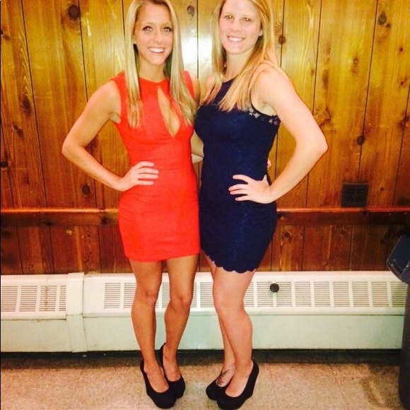 GUC Lace Body-Con Dress - Picture 3 of 3